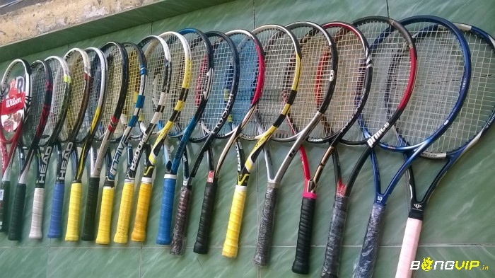 Mua vợt tennis đã qua sử dụngcó thể là một cách tốt để tiết kiệm tiền