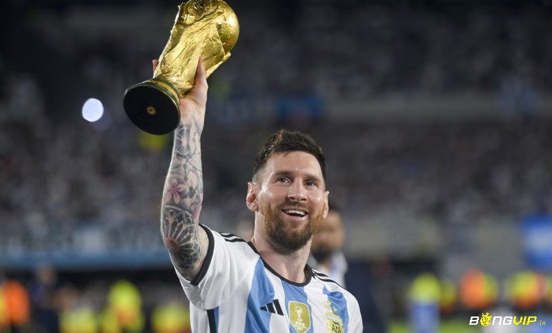 Lionel Messi dẫn đầu trong top 10 cầu thủ đoạt Quả Bóng Vàng với 7 lần