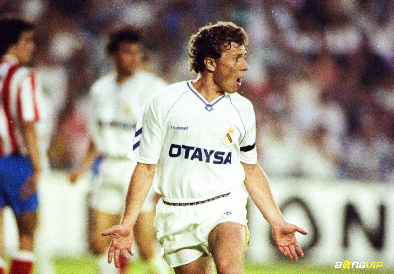 Top 10 cầu thủ xuất sắc nhất Real Madrid đóng góp thành công đội bóng là Emilio Butragueno
