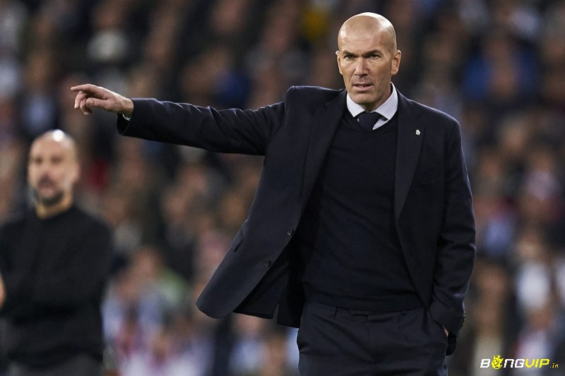 Top 10 cầu thủ xuất săc nhất Serie A: Zidane