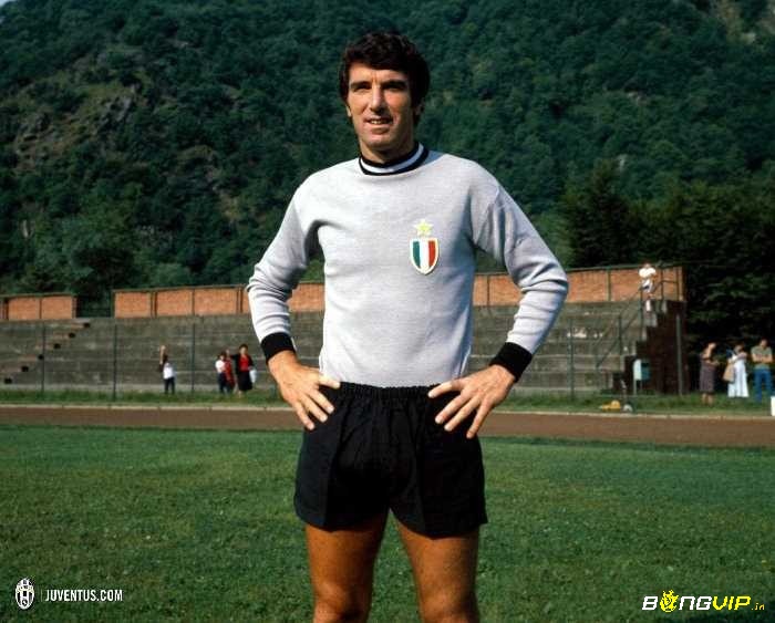 Dino Zoff là một Thủ thành tài hoa nhất bóng đá Italia