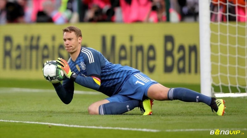 Neuer lập kỷ lục đáng nể trong lịch sử đội tuyển Đức và nằm Top 10 cầu thủ đoạt Găng tay Vàng World Cup